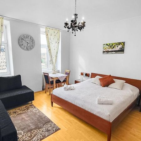 Spacious Three-Bedroom, Three King-Size Beds Vienna Luaran gambar