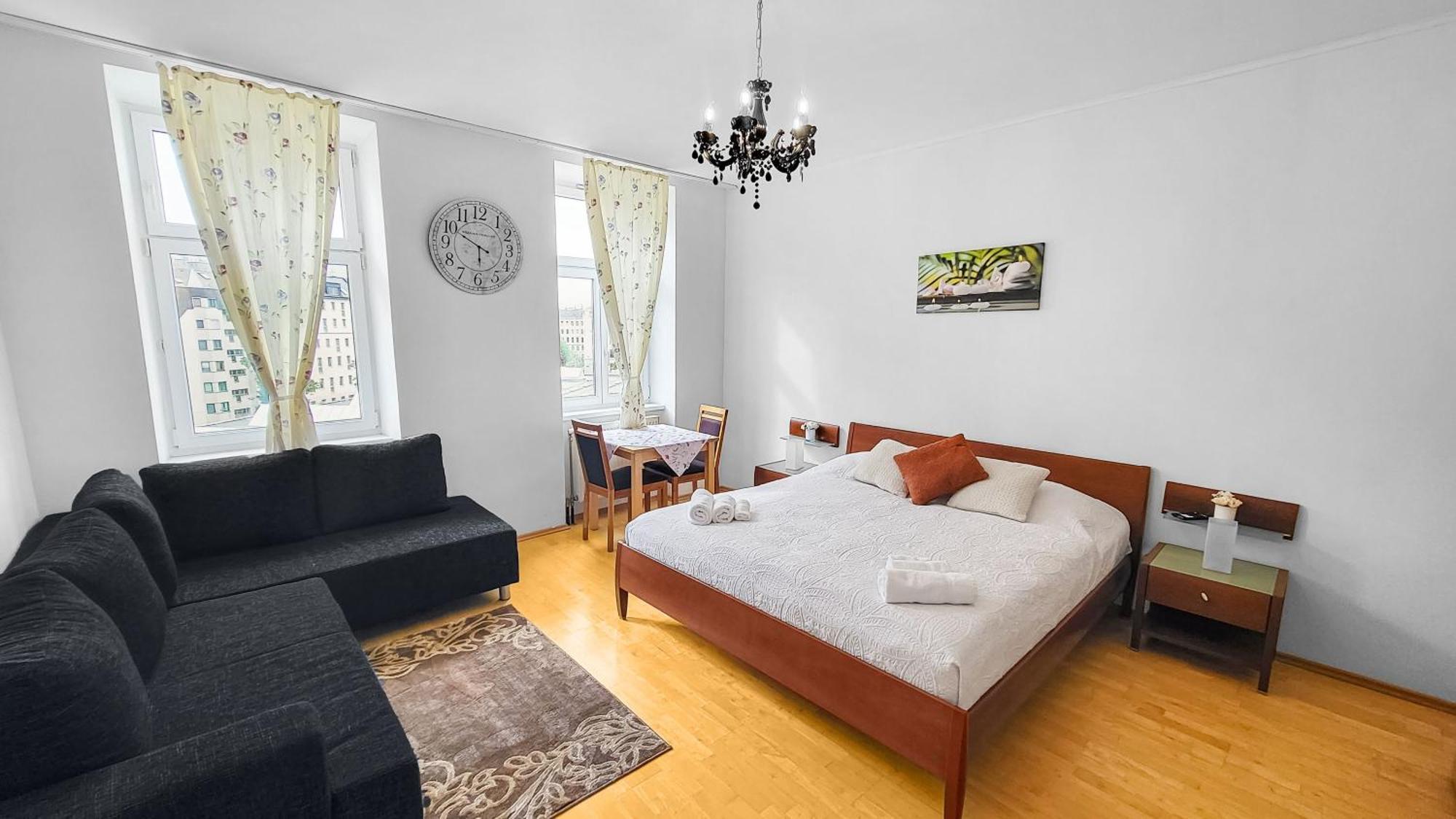 Spacious Three-Bedroom, Three King-Size Beds Vienna Luaran gambar