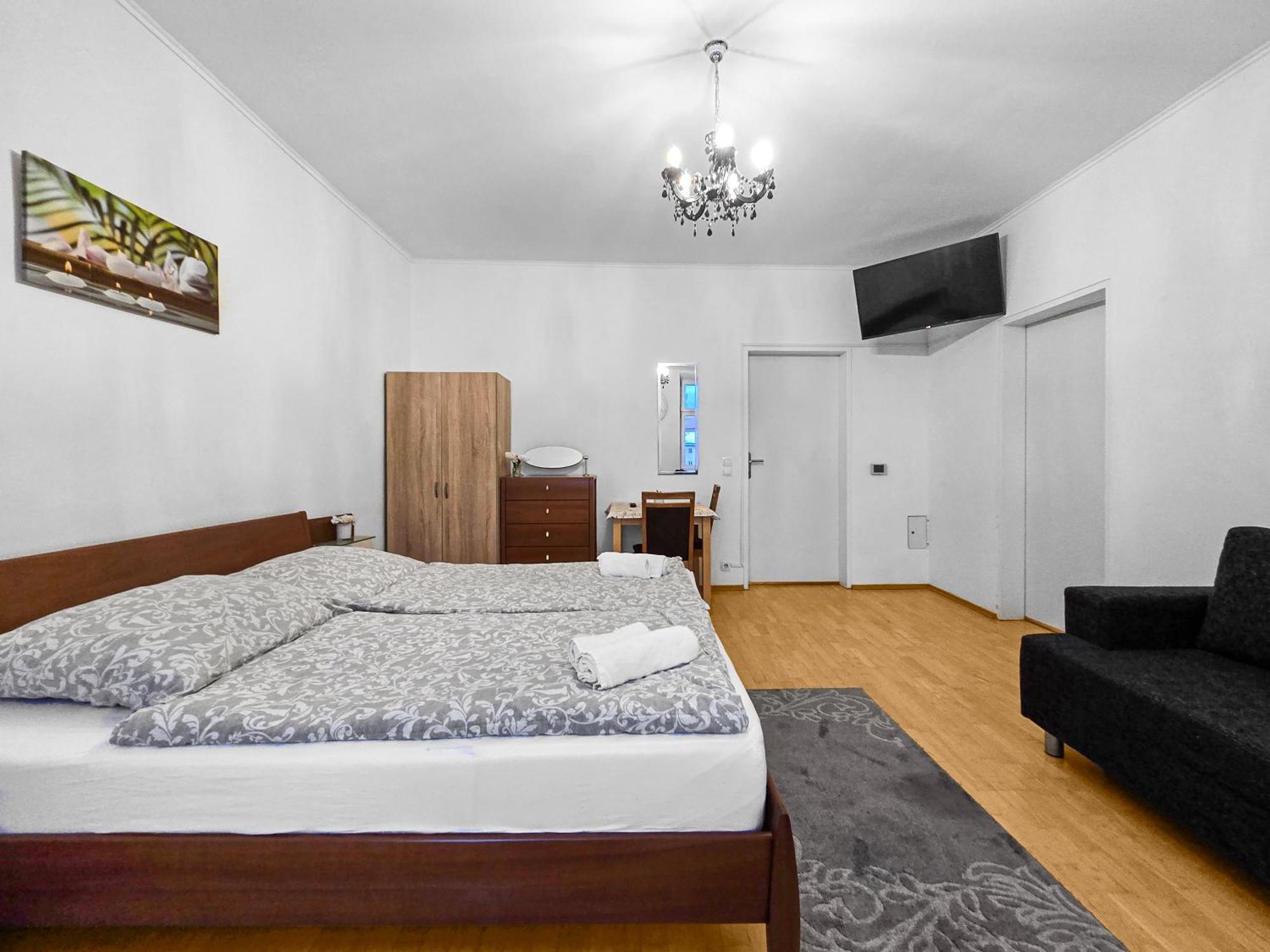 Spacious Three-Bedroom, Three King-Size Beds Vienna Luaran gambar