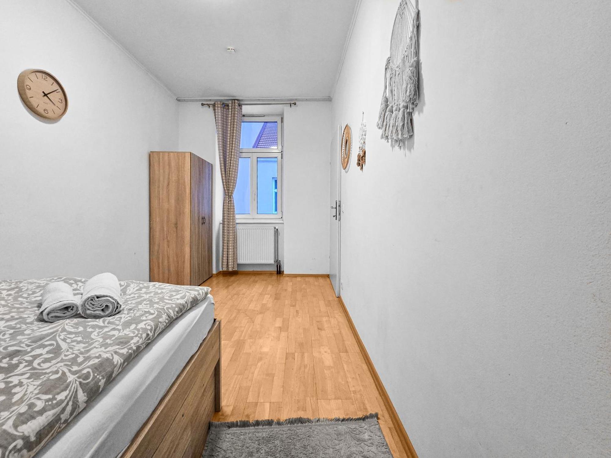 Spacious Three-Bedroom, Three King-Size Beds Vienna Luaran gambar