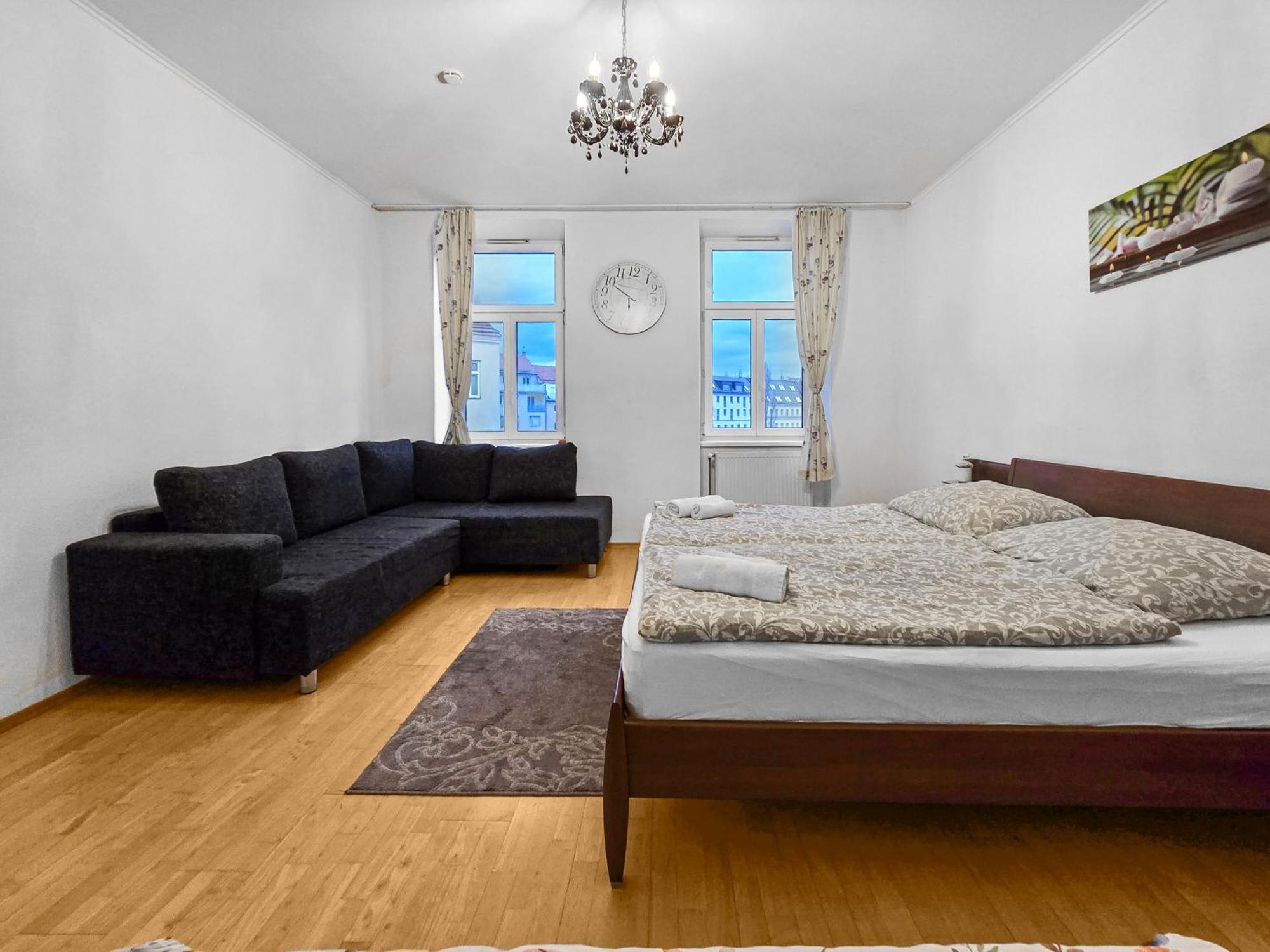Spacious Three-Bedroom, Three King-Size Beds Vienna Luaran gambar