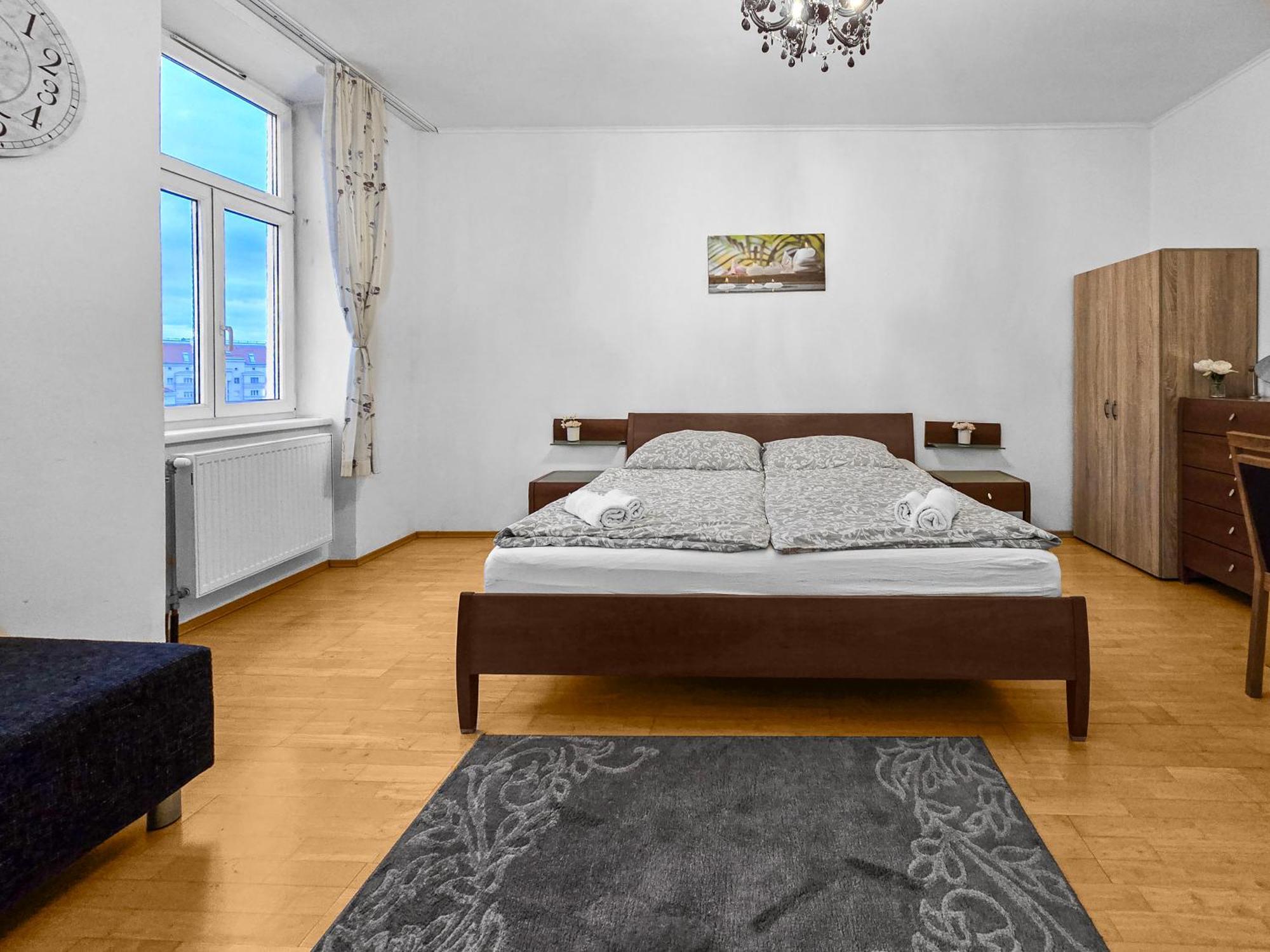 Spacious Three-Bedroom, Three King-Size Beds Vienna Luaran gambar